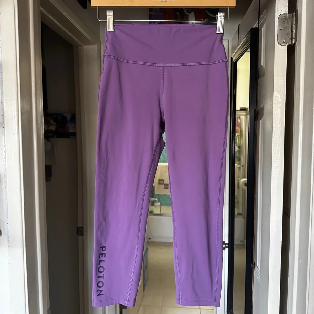 Peloton Women’s Small Purple Capri Leggings - Picture 1 of 6
